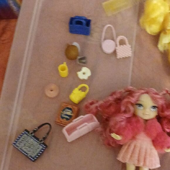 Rainbow High Littles Colorful Fashion Doll Set - Picture 5 of 5